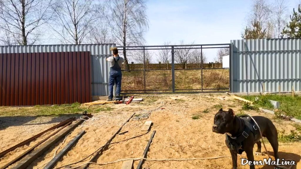 Ворота распашные из профиля своими руками